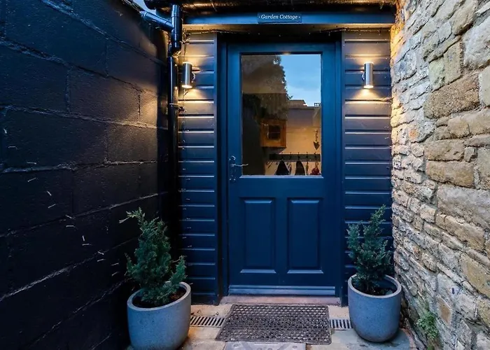 Cotswold Garden Cottage