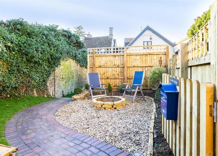 Cotswold Garden Cottage